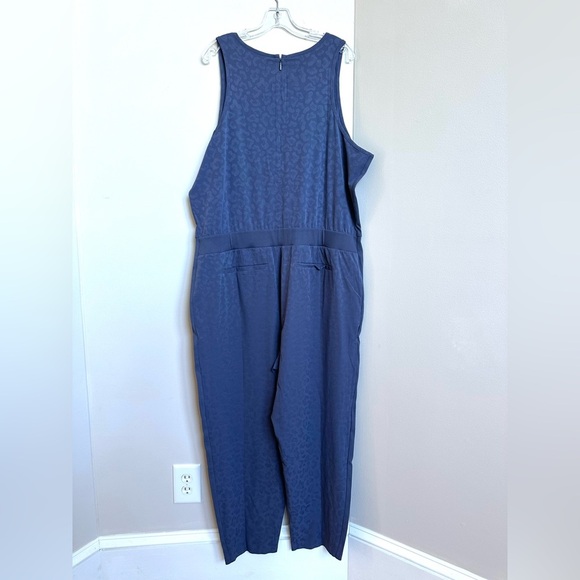 NWT Brooklyn Textured Jumpsuit Slate Blue Leopard Cheetah Print Stretch - Picture 9 of 15
